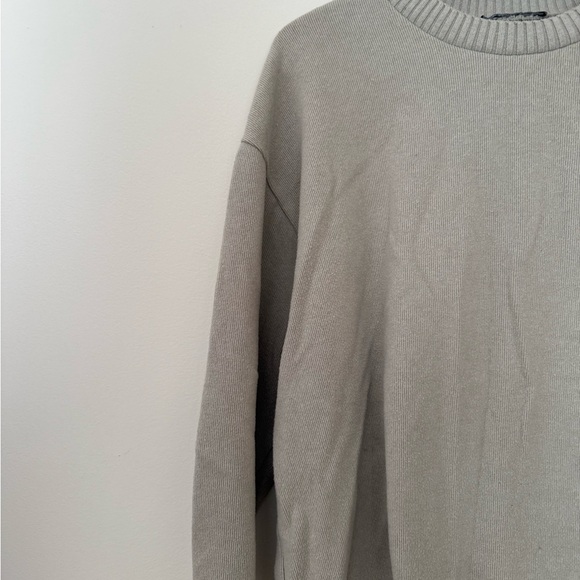 Zara Gray Crew Neck Sweater - Picture 2 of 5